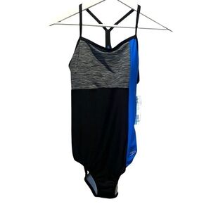New Speedo Women’s Racerback Swimsuit with Built in Bra Support Size 8 NWT